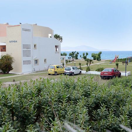 Byron Apartments Tigaki Eksteriør bilde